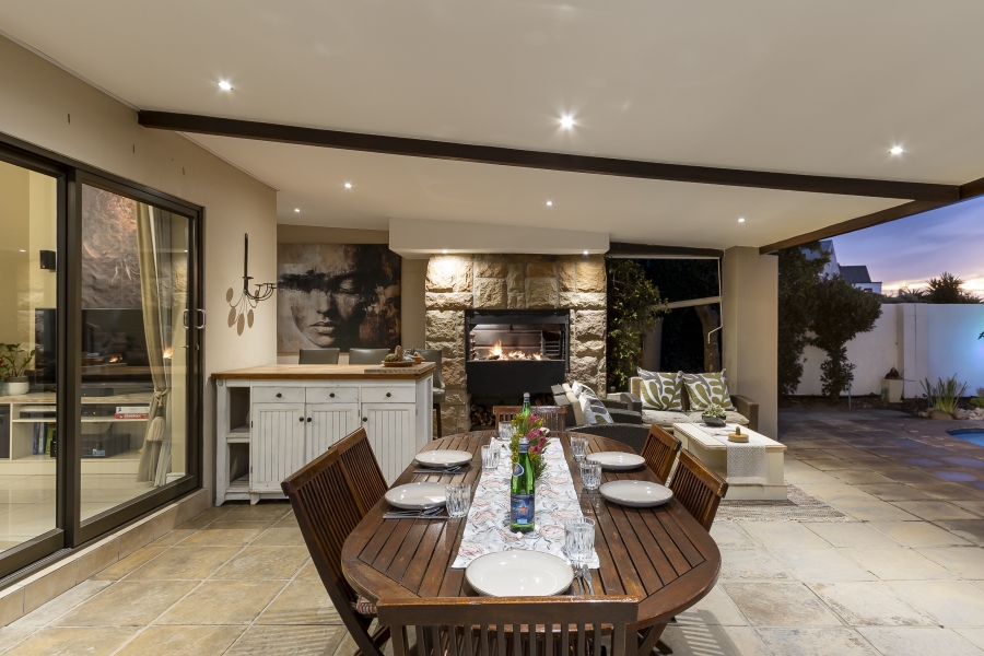 5 Bedroom Property for Sale in De Wijnlanden Residential Estate Western Cape